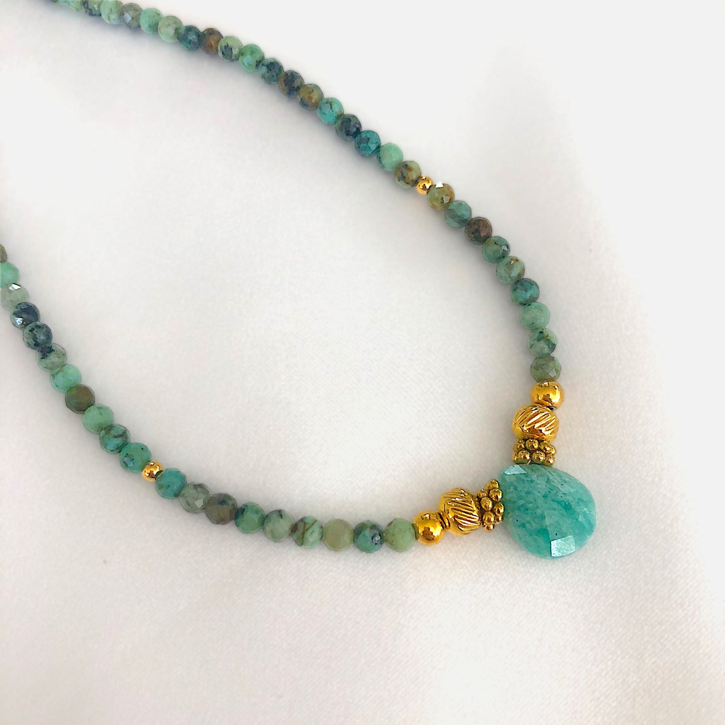 Collier Nia